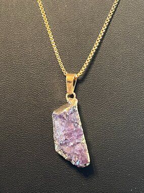 Goldtone Genuine Amethyst Druzy on 18" Goldtone Box Chain (103)